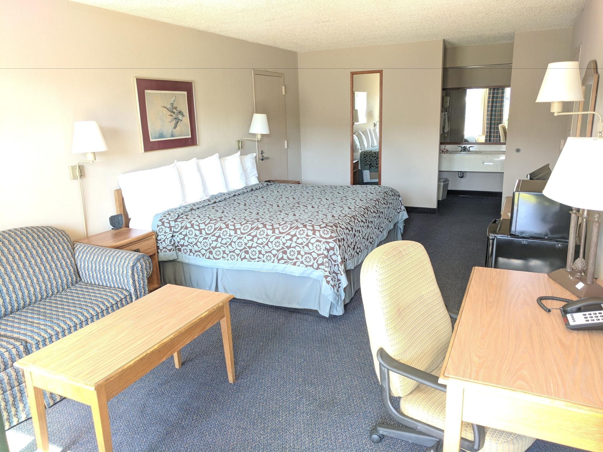 Days Inn By Wyndham Seguin Tx Exterior photo