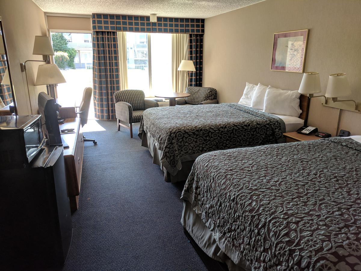Days Inn By Wyndham Seguin Tx Exterior photo